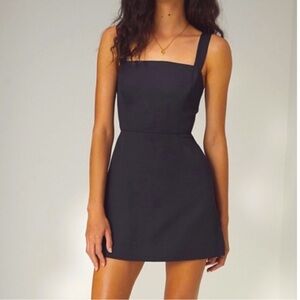 Aritzia Wilfred Ecoulement Dress size 6 NWOT